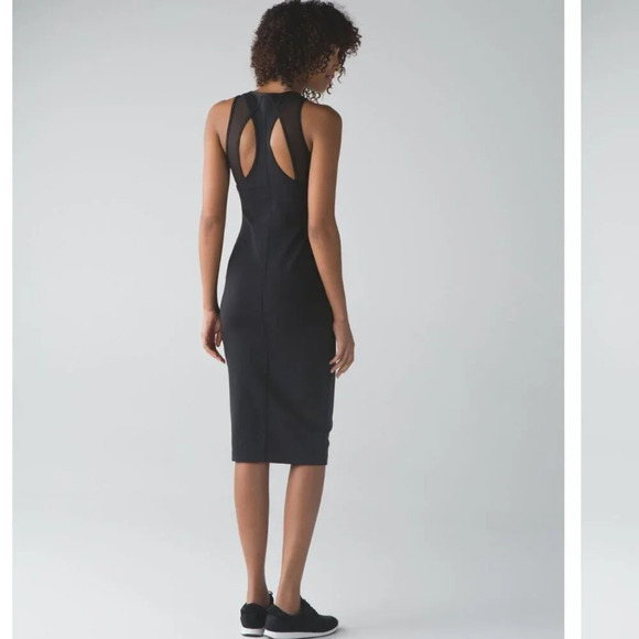 Lululemon Globetrotter Midi Dress Black Size 4 - Picture 4 of 8